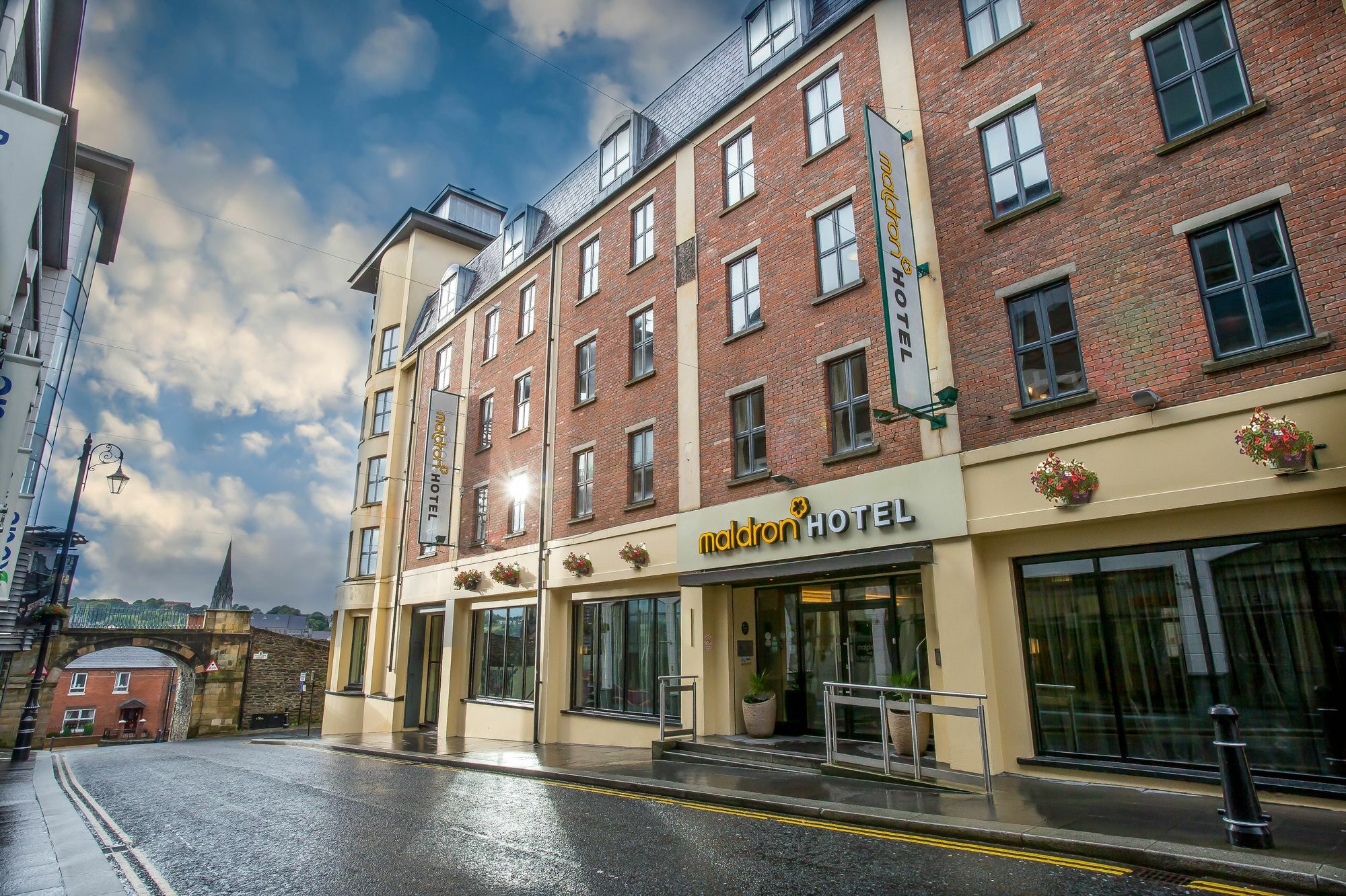 Maldron Hotel Derry Exteriér fotografie